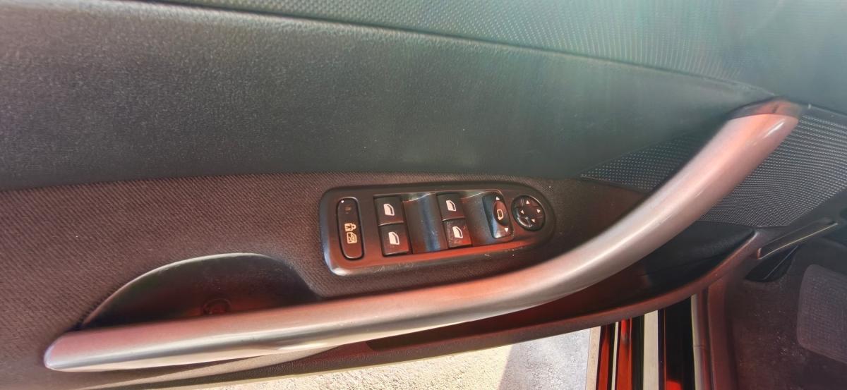 peugeot-308-sw-2011-diesel-1560cc