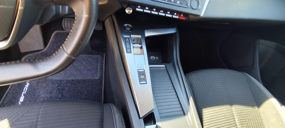 peugeot-308-sw-2022-diesel-1499cc