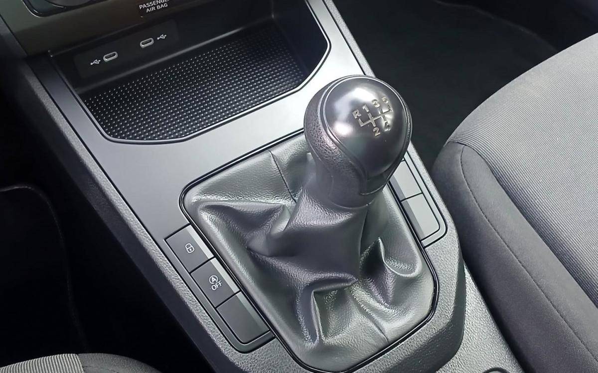 seat-ibiza-2023-gasolina-999cc