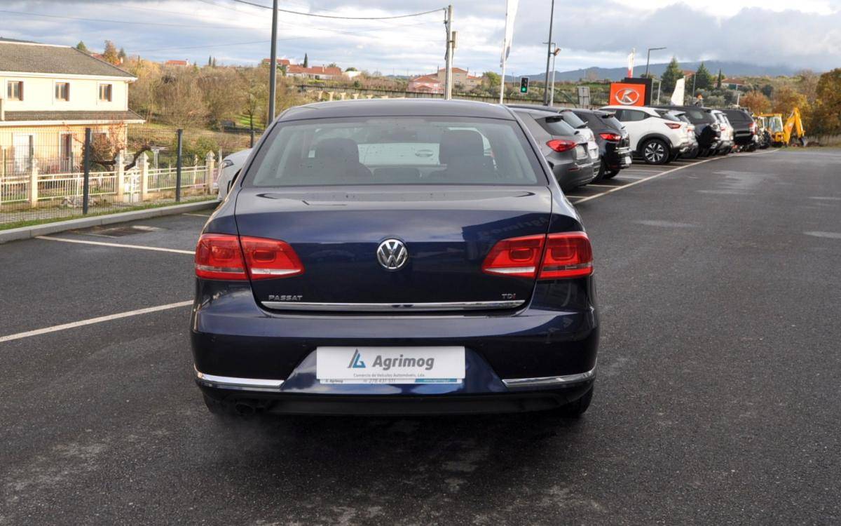 volkswagen-passat-2012-diesel-1598cc
