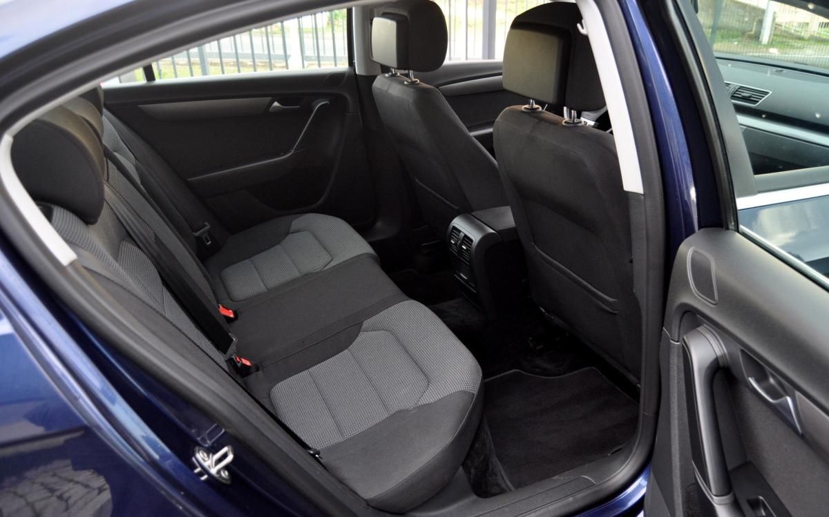 volkswagen-passat-2012-diesel-1598cc