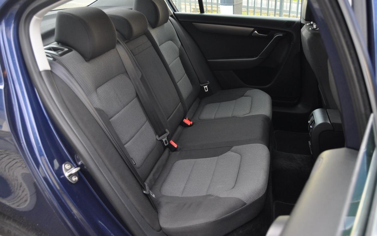 volkswagen-passat-2012-diesel-1598cc