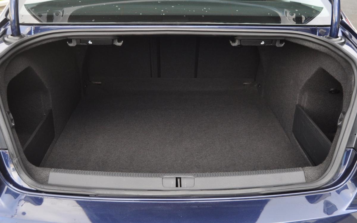 volkswagen-passat-2012-diesel-1598cc