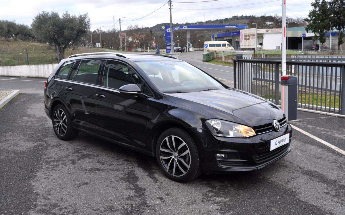 volkswagen-golf-variant-2017-diesel-1598cc