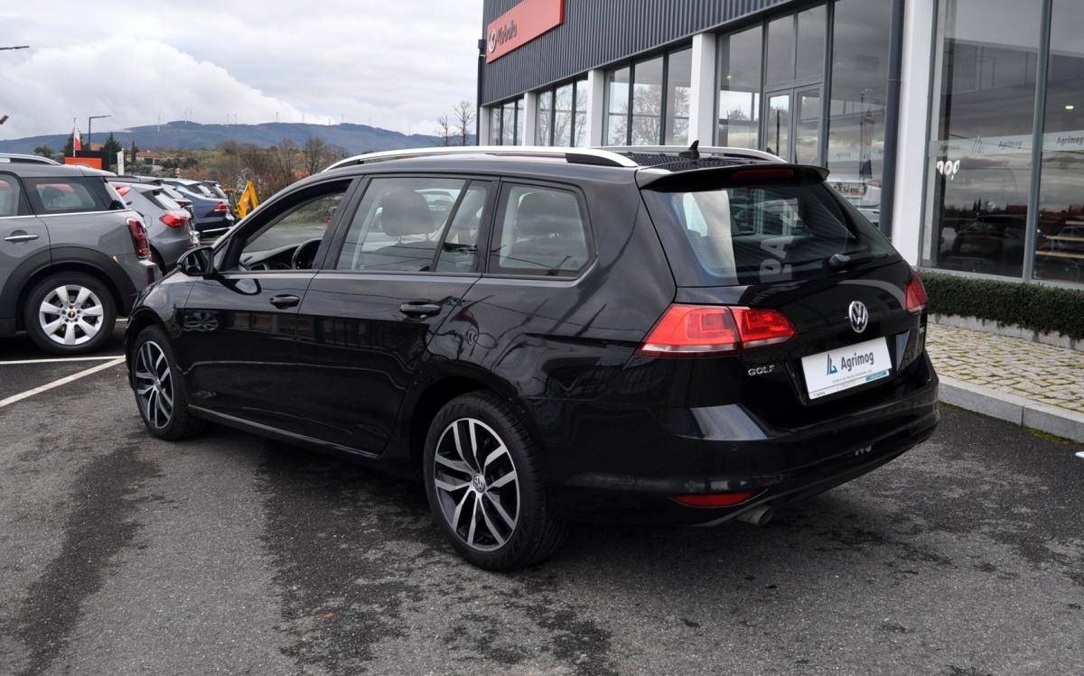 volkswagen-golf-variant-2017-diesel-1598cc