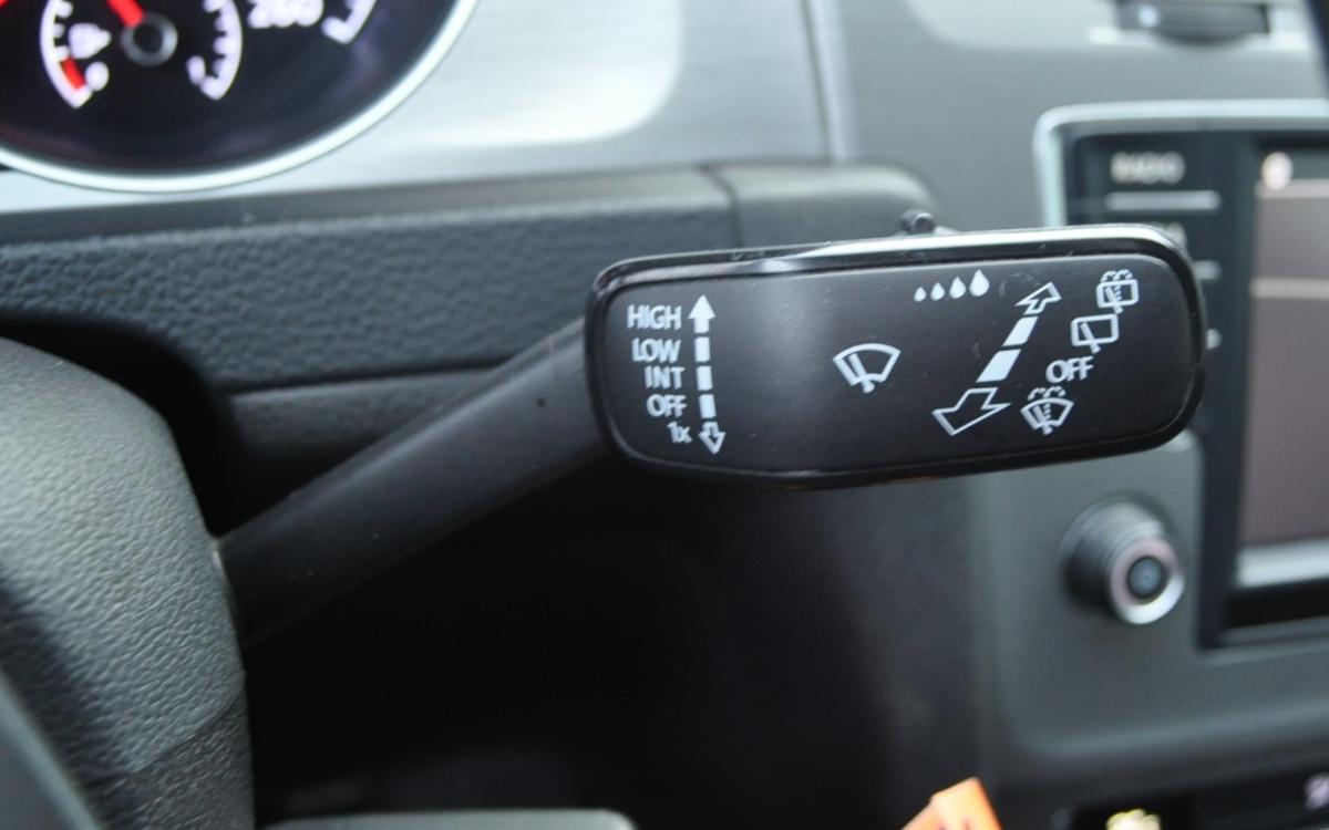 volkswagen-golf-variant-2017-diesel-1598cc
