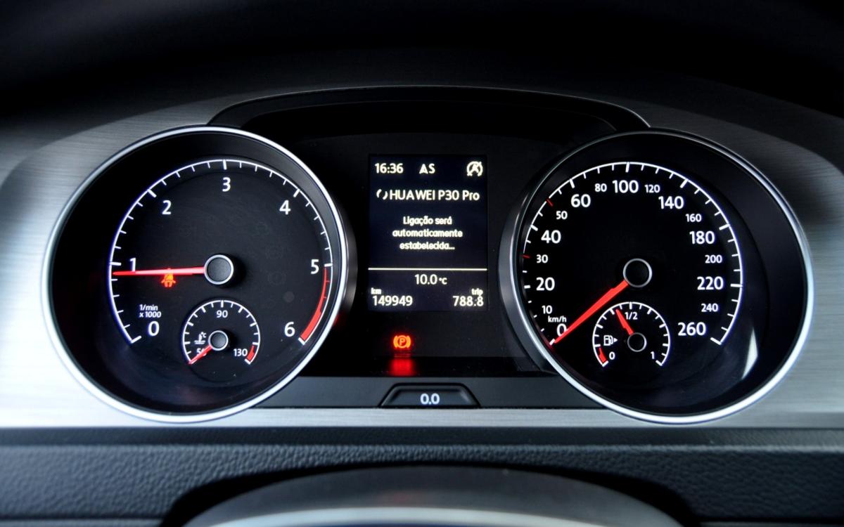 volkswagen-golf-variant-2017-diesel-1598cc