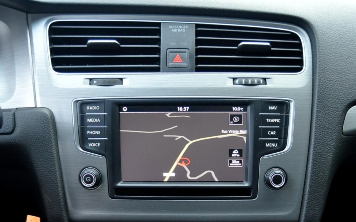 volkswagen-golf-variant-2017-diesel-1598cc