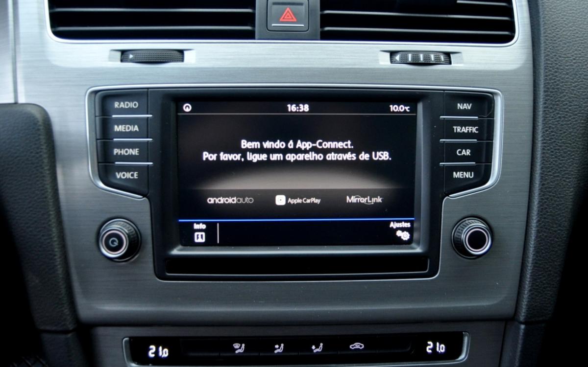 volkswagen-golf-variant-2017-diesel-1598cc