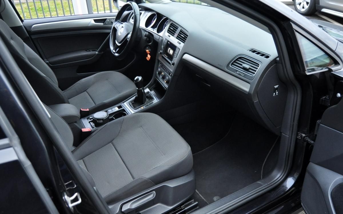 volkswagen-golf-variant-2017-diesel-1598cc