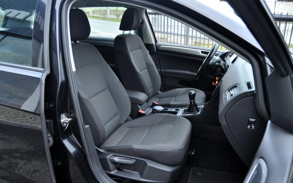 volkswagen-golf-variant-2017-diesel-1598cc