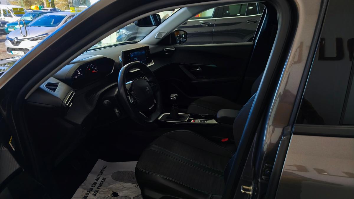 peugeot-2008-2022-gasolina-1199cc