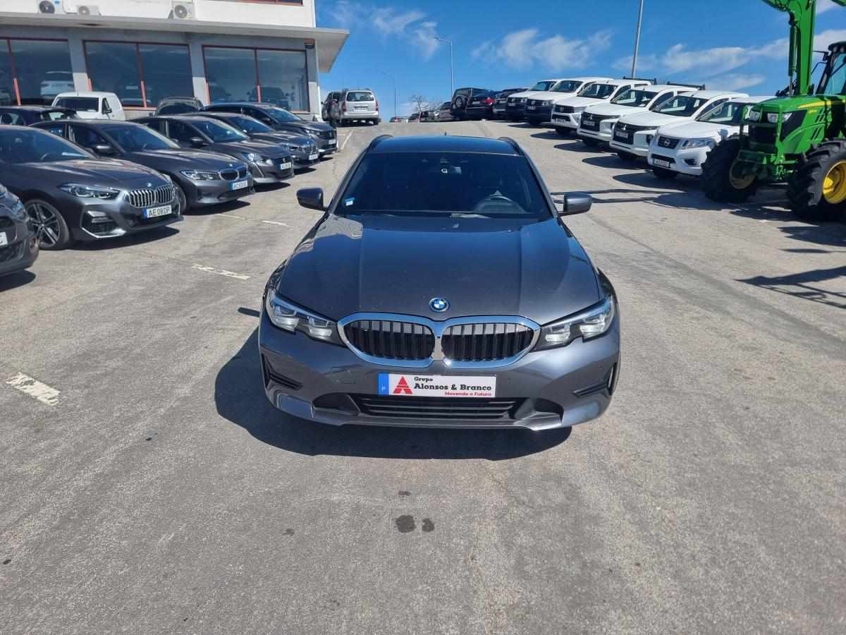 bmw-serie-3-2022-hibrido-a-gasolina-1998cc