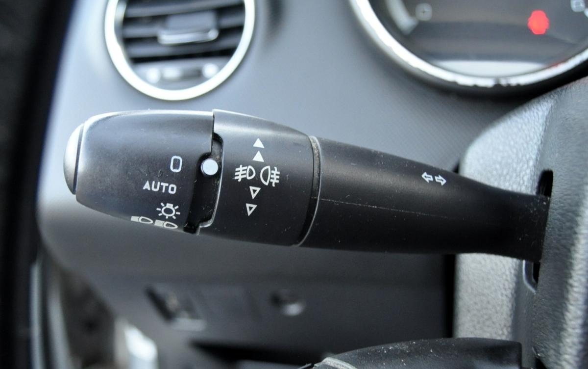 peugeot-308-sw-2009-diesel-1560cc