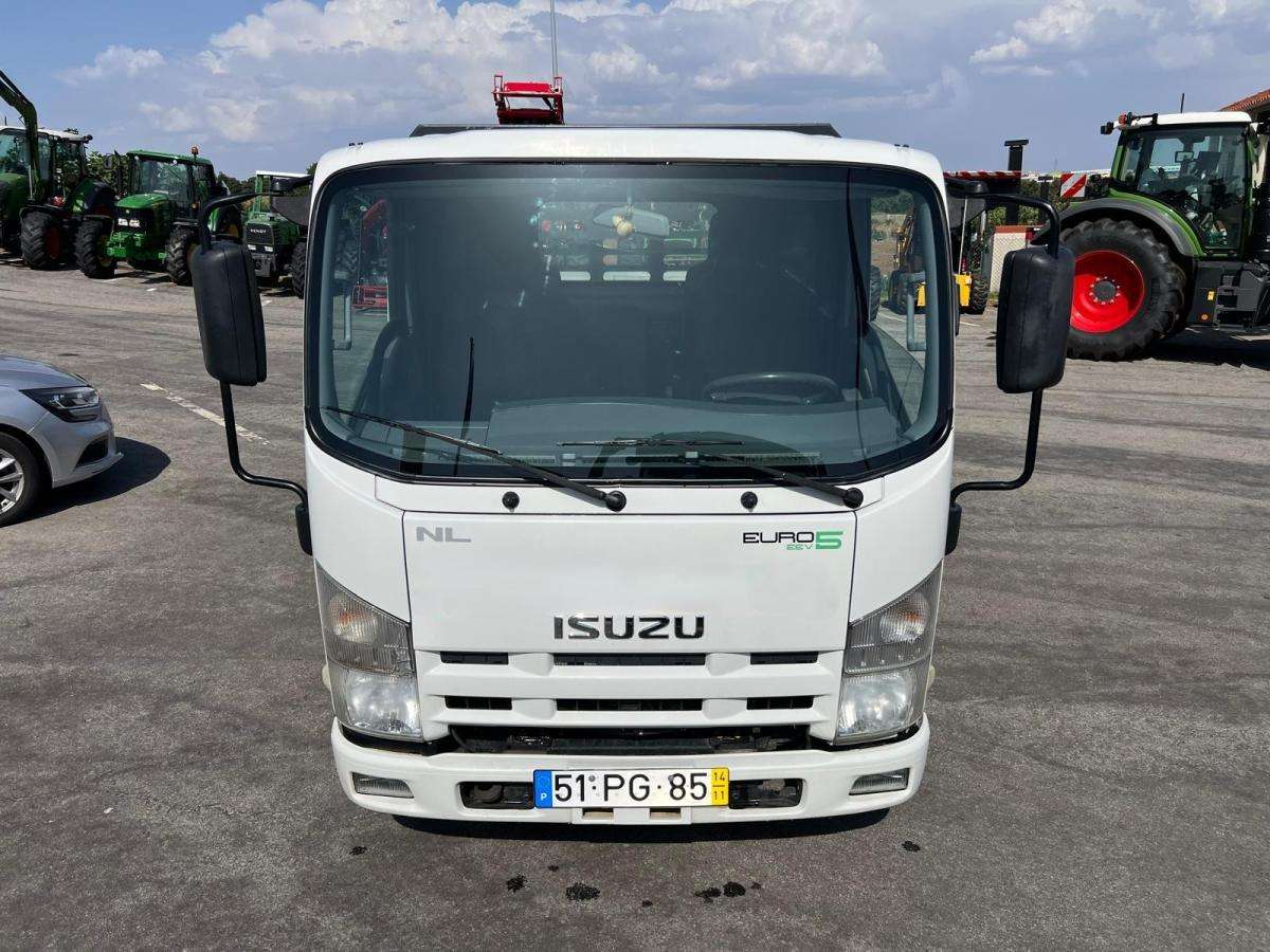 isuzu-nlr-2014-diesel-2999cc