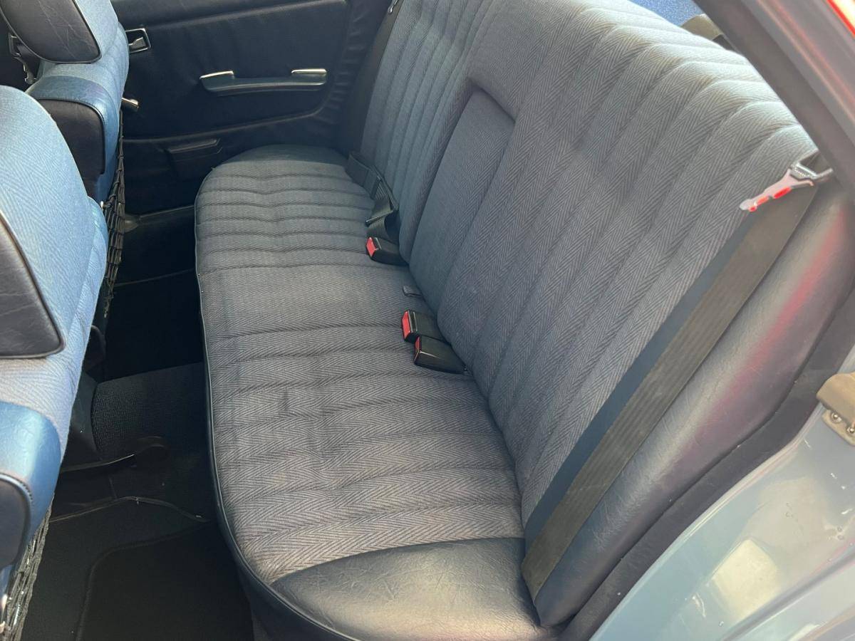 mercedes-benz-200-1982-diesel-1998cc