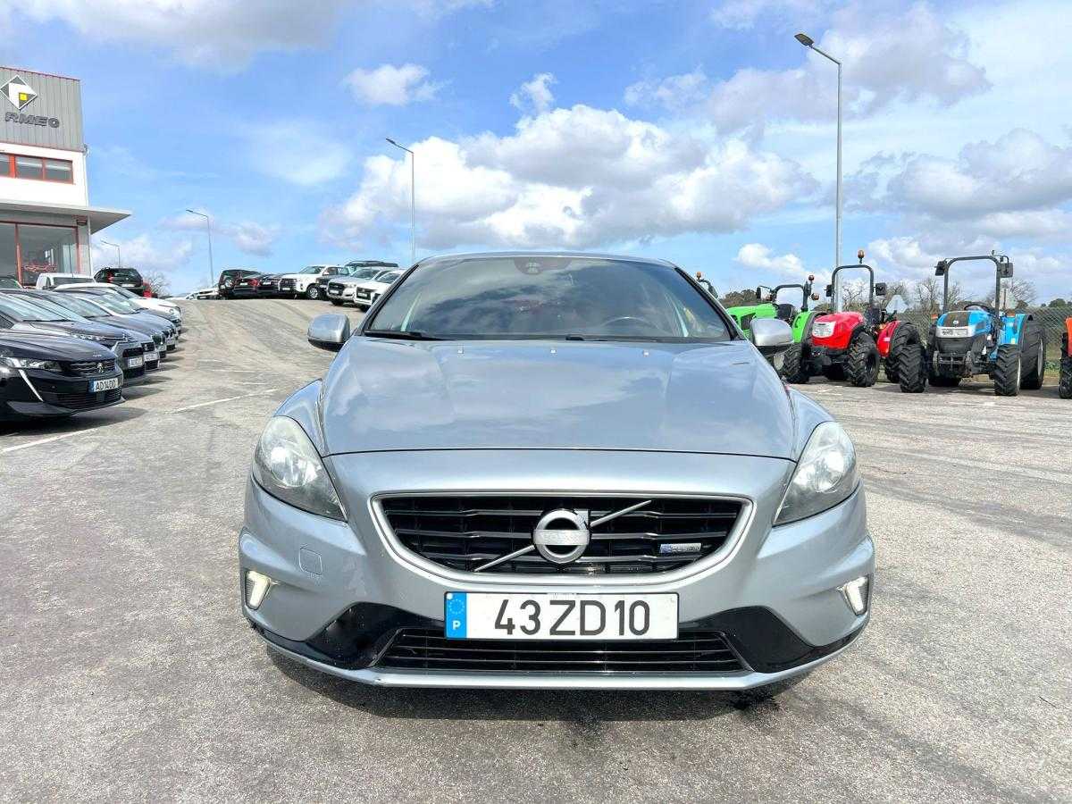 volvo-v40-2013-diesel-1560cc