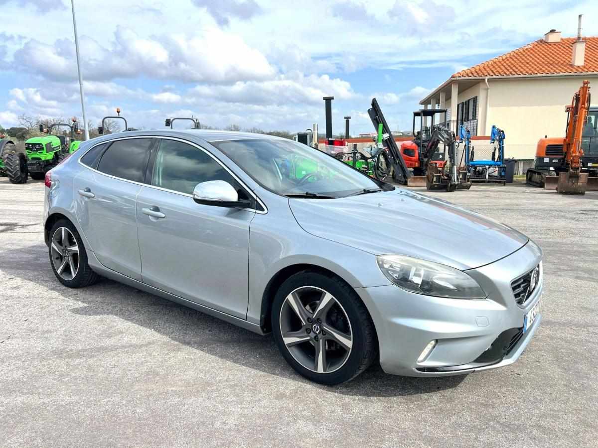 volvo-v40-2013-diesel-1560cc
