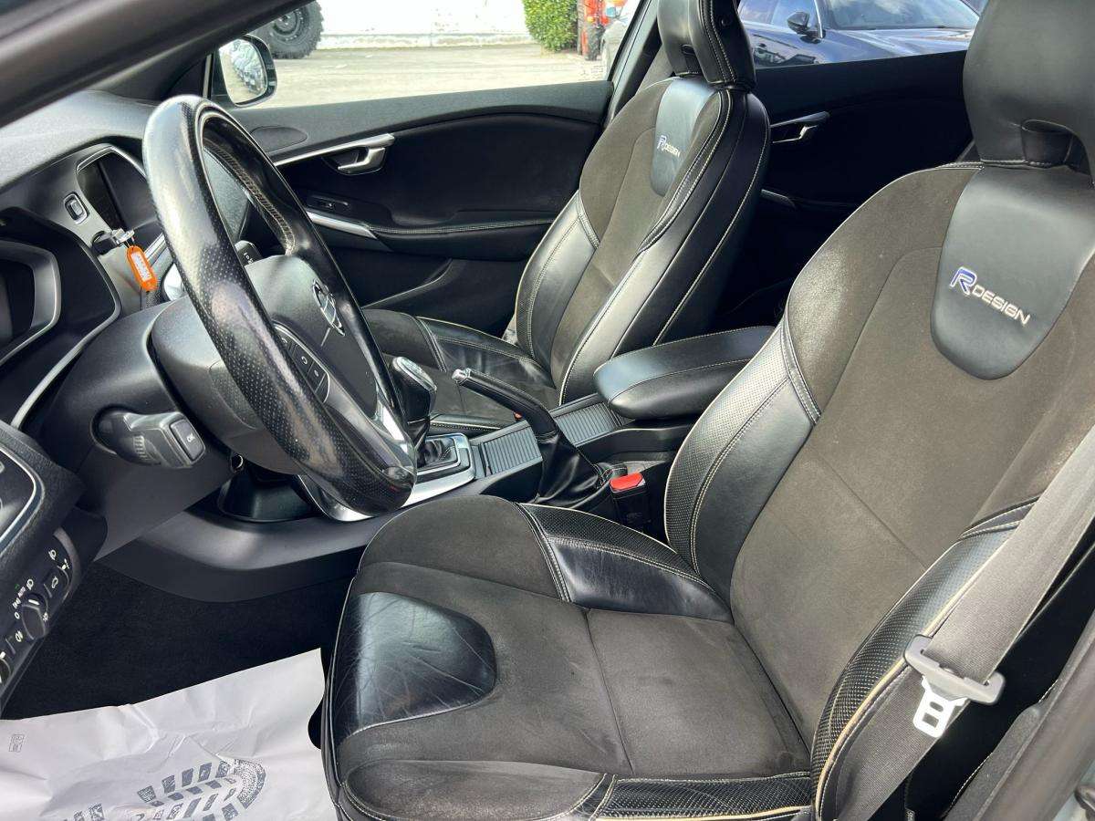 volvo-v40-2013-diesel-1560cc