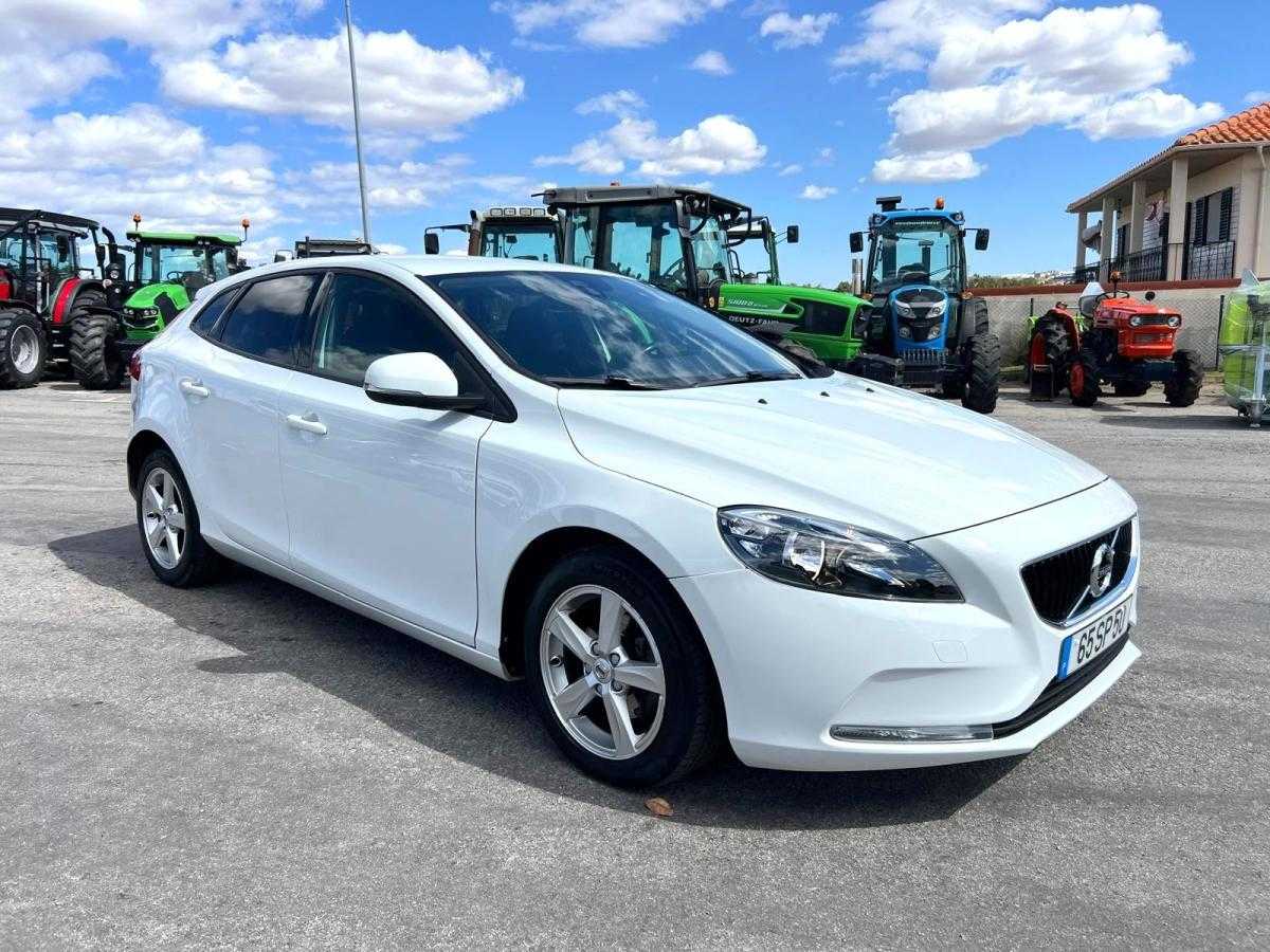 volvo-v40-2017-diesel-1969cc