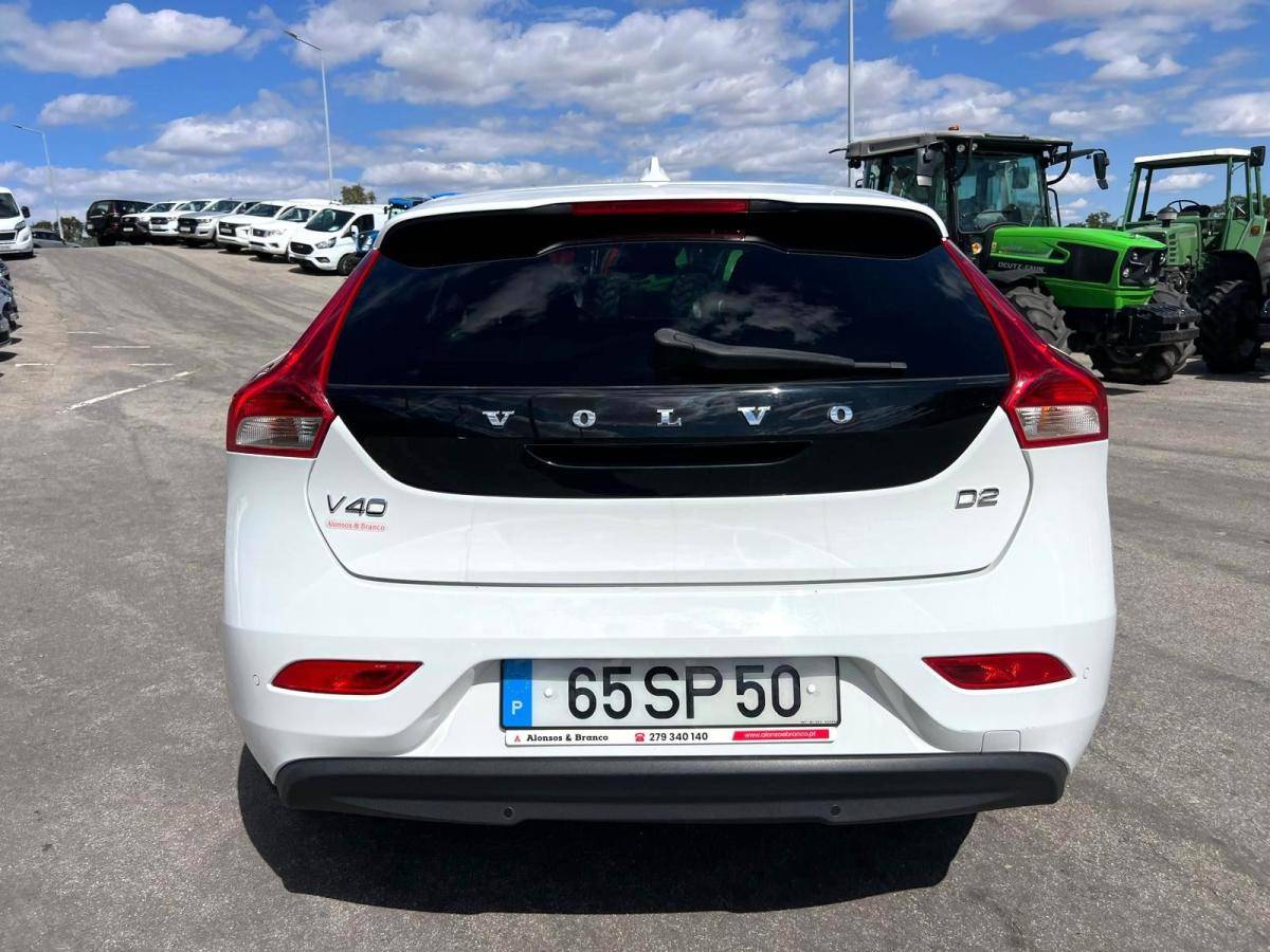 volvo-v40-2017-diesel-1969cc