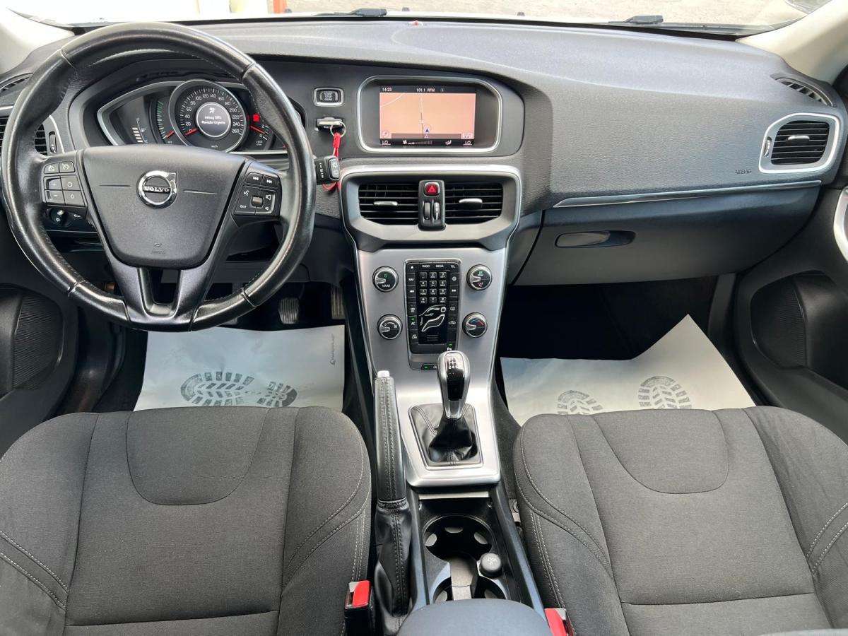 volvo-v40-2017-diesel-1969cc