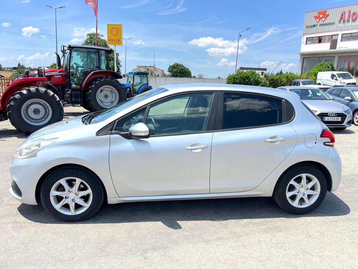 peugeot-208-2016-diesel-1560cc