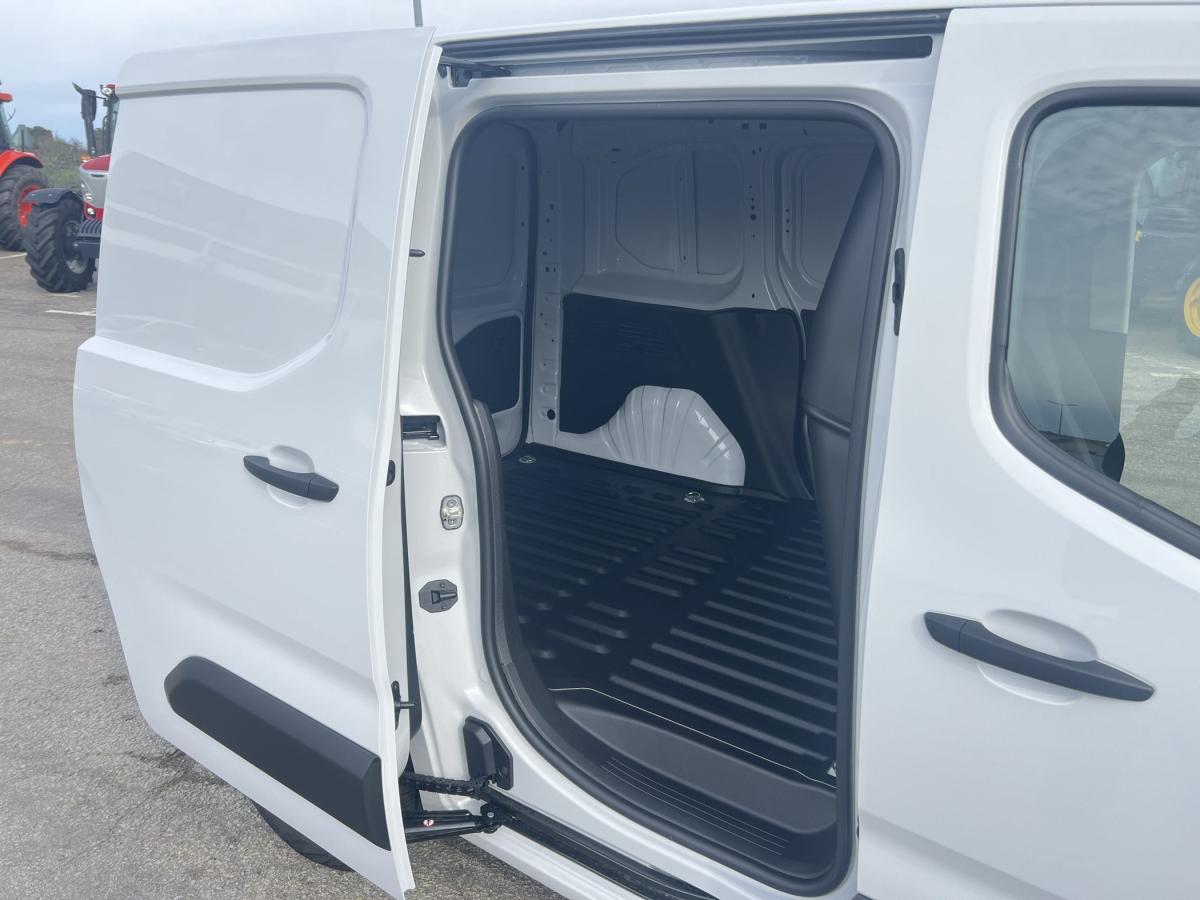 citroen-berlingo-2023-diesel-1499cc