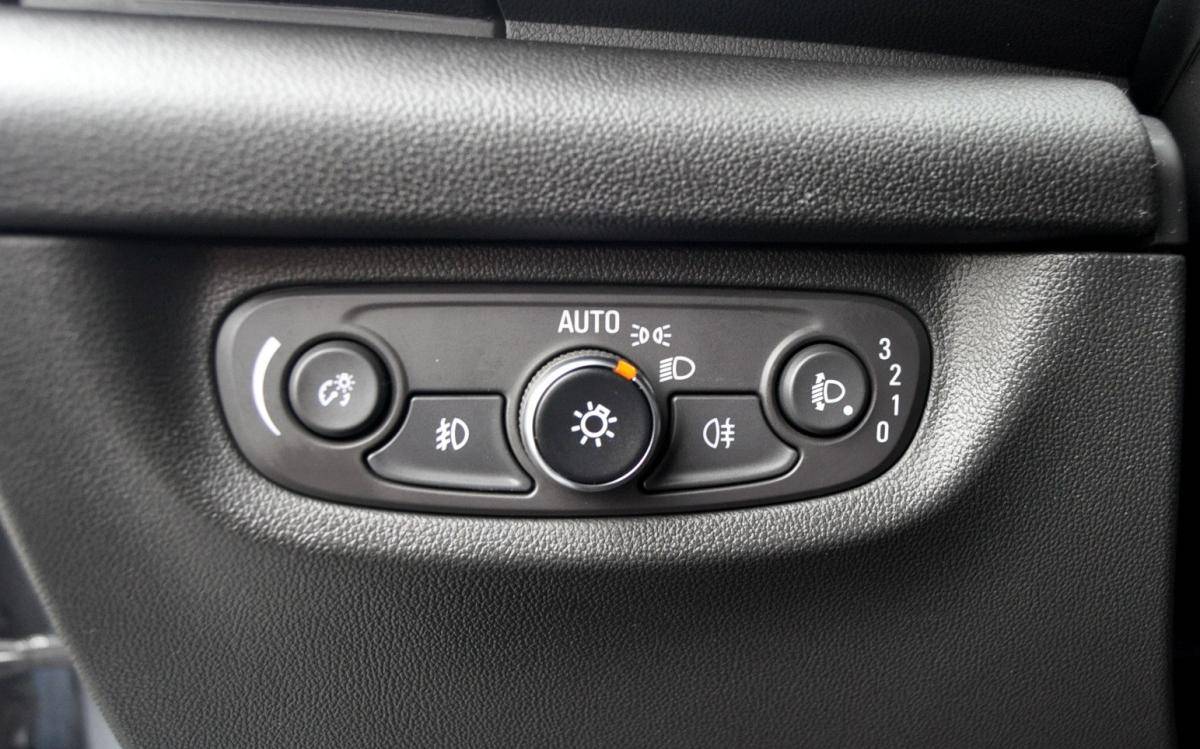 opel-insignia-sports-tourer-2021-diesel-1496cc