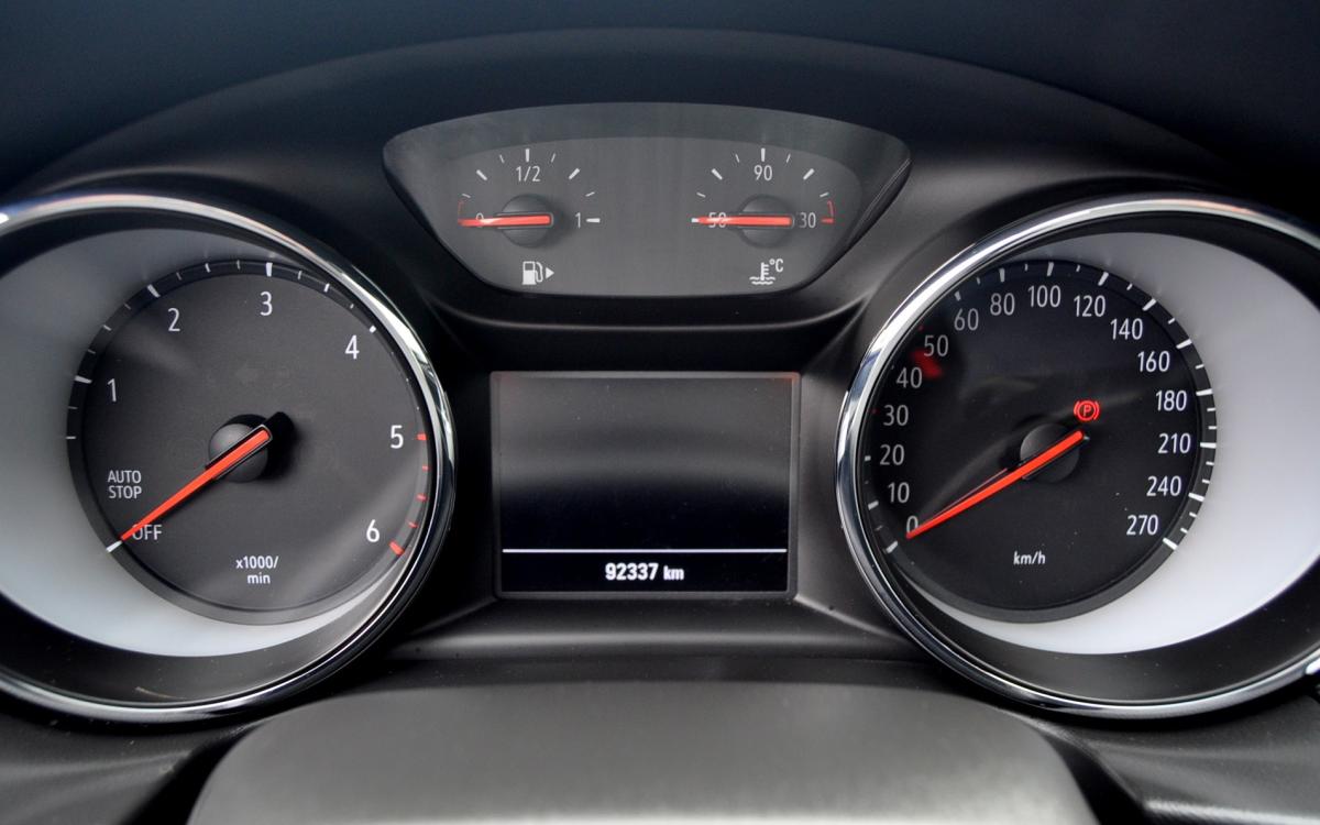 opel-insignia-sports-tourer-2021-diesel-1496cc