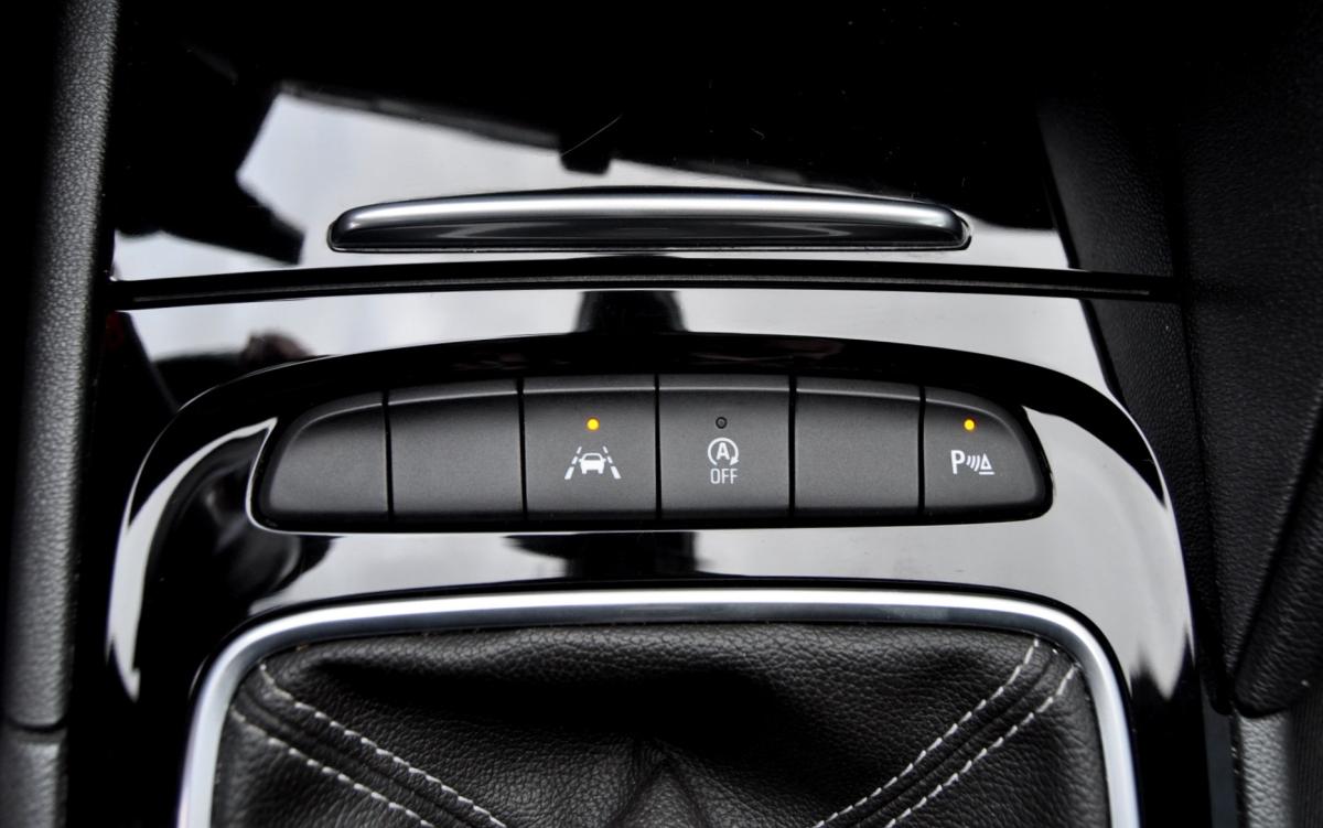 opel-insignia-sports-tourer-2021-diesel-1496cc