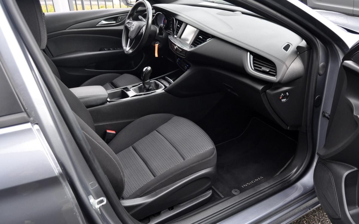 opel-insignia-sports-tourer-2021-diesel-1496cc