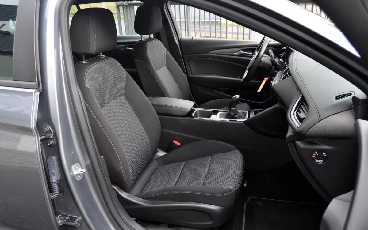 opel-insignia-sports-tourer-2021-diesel-1496cc