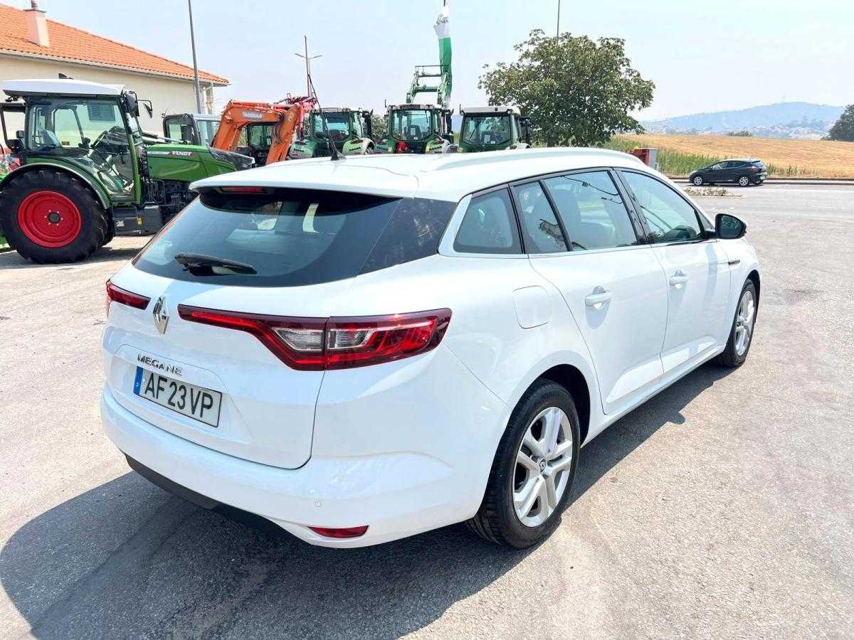 renault-megane-sport-tourer-2017-diesel-1461cc