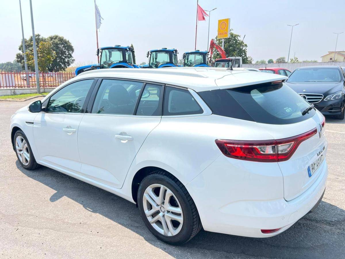 renault-megane-sport-tourer-2017-diesel-1461cc