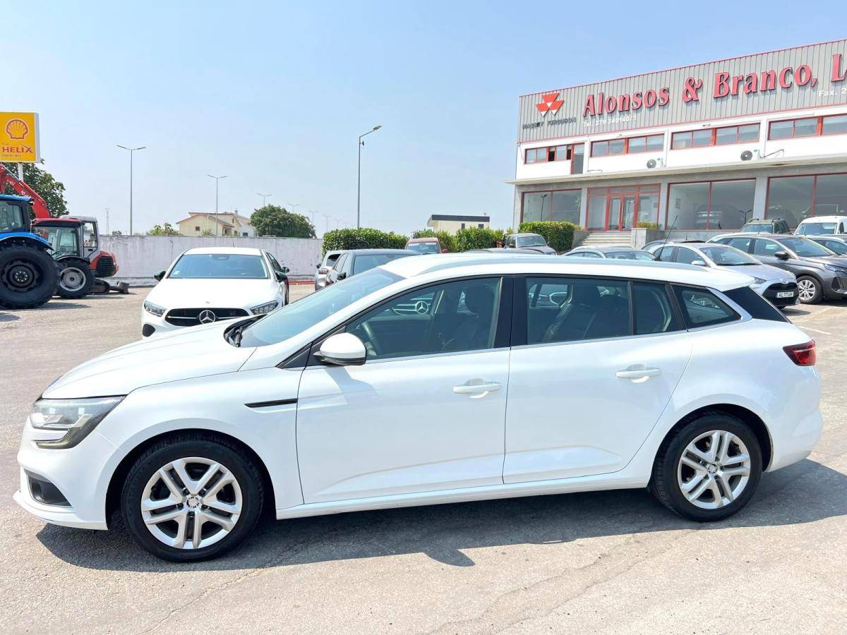 renault-megane-sport-tourer-2017-diesel-1461cc