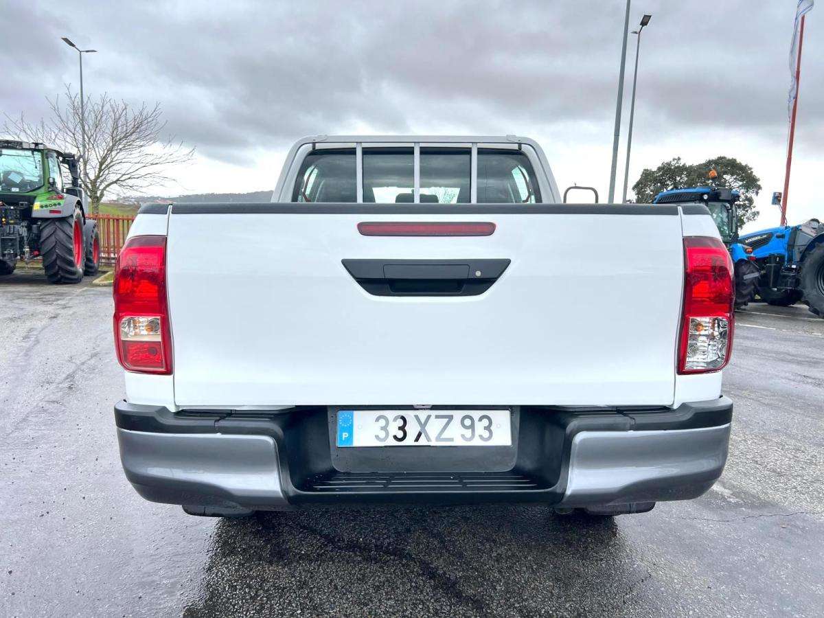 toyota-hilux-2019-diesel-2393cc