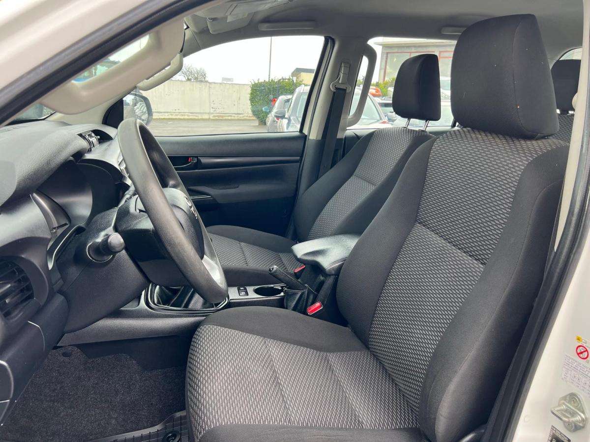 toyota-hilux-2019-diesel-2393cc