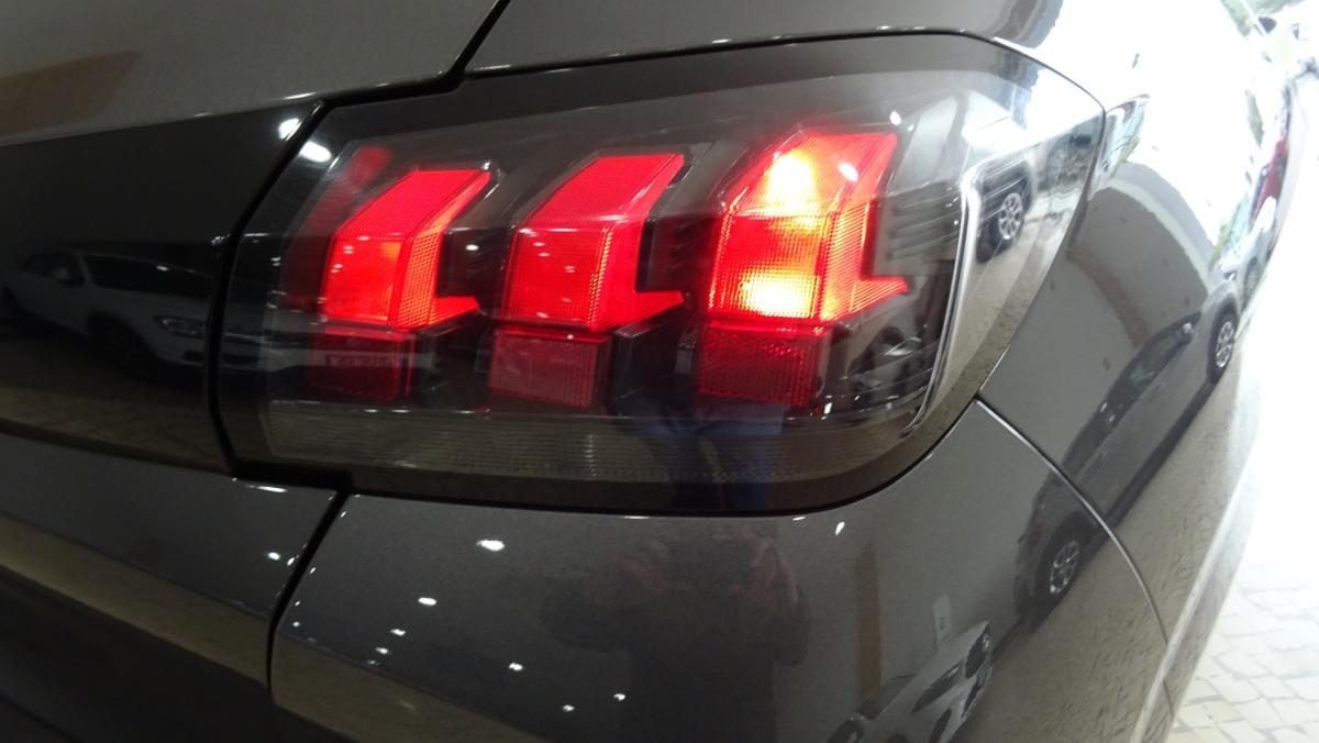 peugeot-208-2021-gasolina-1199cc