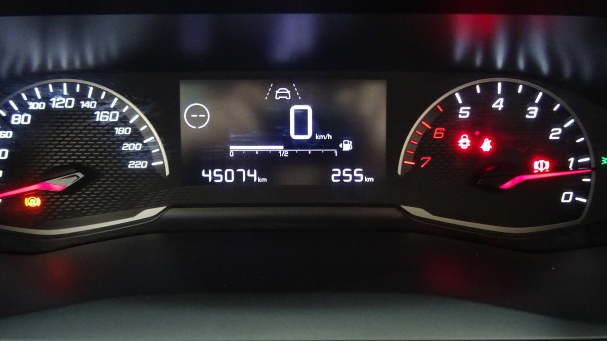 peugeot-208-2021-gasolina-1199cc