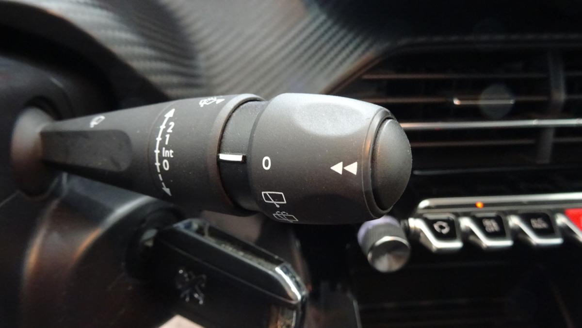 peugeot-208-2021-gasolina-1199cc