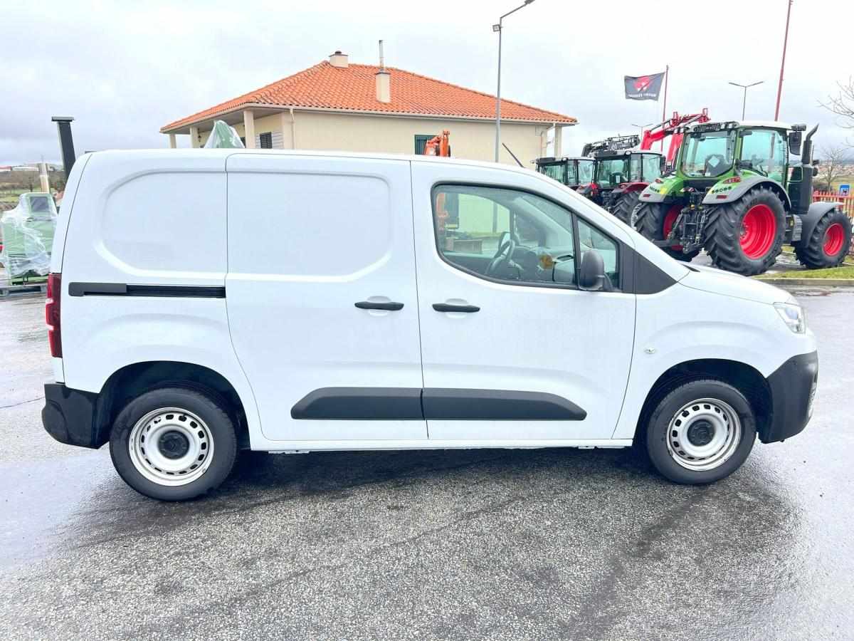 citroen-berlingo-2023-diesel-1499cc