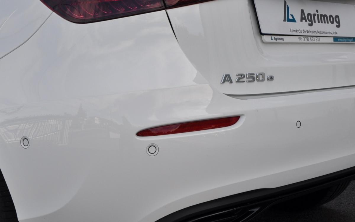 mercedes-benz-classe-a-2023-hibrido-a-gasolina-1331cc