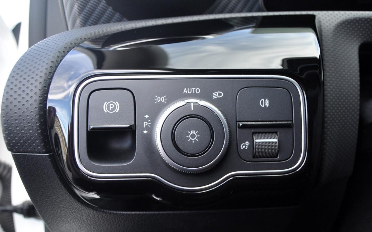 mercedes-benz-classe-a-2023-hibrido-a-gasolina-1331cc