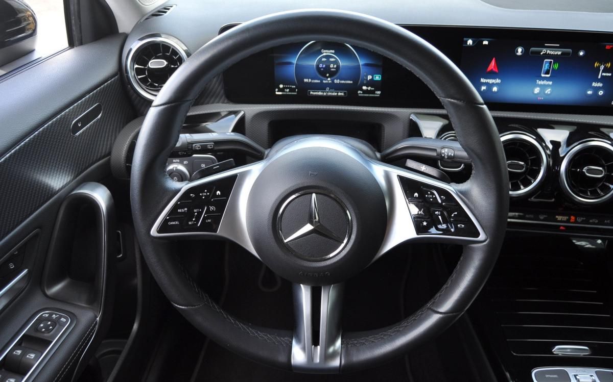 mercedes-benz-classe-a-2023-hibrido-a-gasolina-1331cc