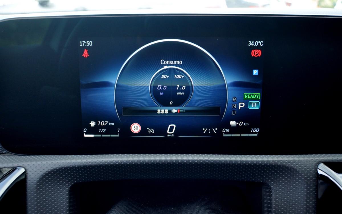 mercedes-benz-classe-a-2023-hibrido-a-gasolina-1331cc
