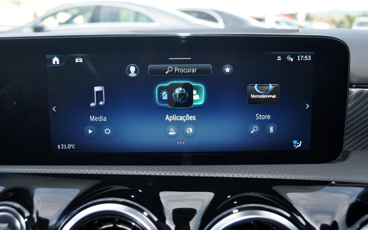 mercedes-benz-classe-a-2023-hibrido-a-gasolina-1331cc