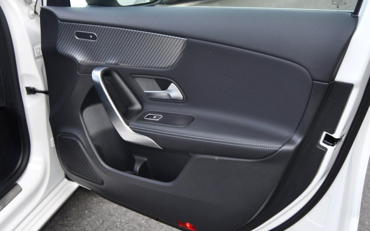 mercedes-benz-classe-a-2023-hibrido-a-gasolina-1331cc