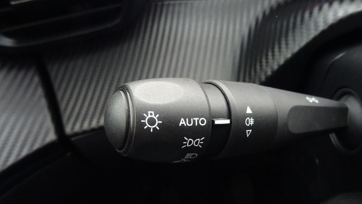 peugeot-2008-2022-diesel-1499cc