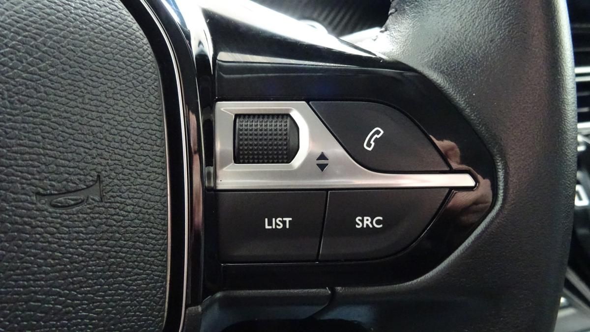 peugeot-2008-2022-diesel-1499cc